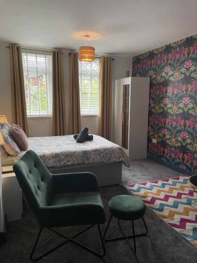 Luxury Studio Apartment Near Birmingham Citycentre ภายนอก รูปภาพ